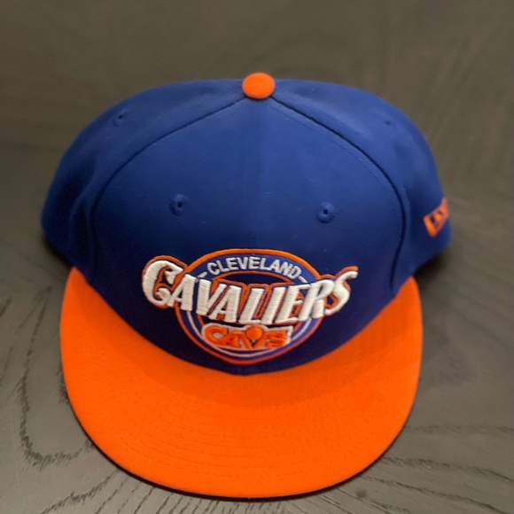Cavaliers Hat - Picture 1 of 3